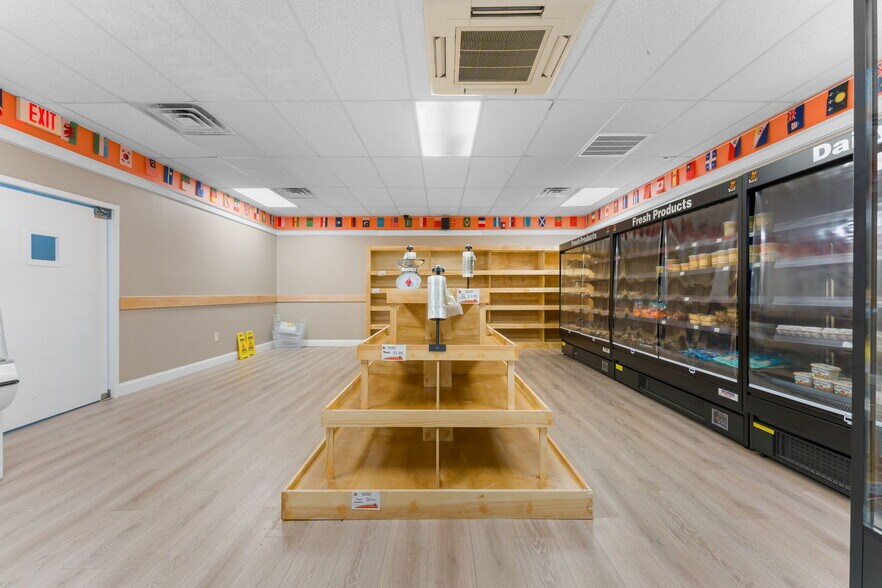 More Photos Of 628 Belmont St, Brockton Freestanding For Sale