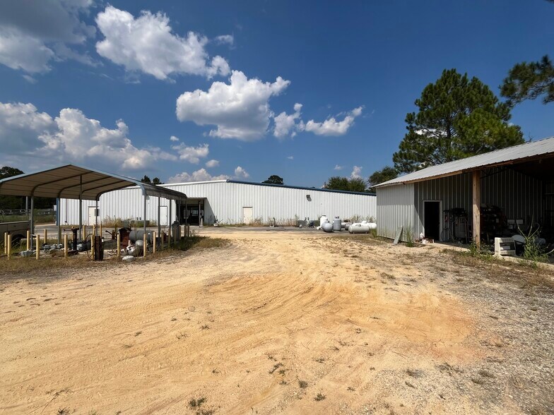 More Photos Of 106 Industrial Dr, Bonifay Storefront Retail Office For Sale