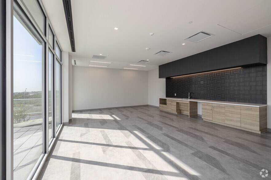 More Photos Of 10622 State Highway 151 Frontage Road, San Antonio Medical For Lease