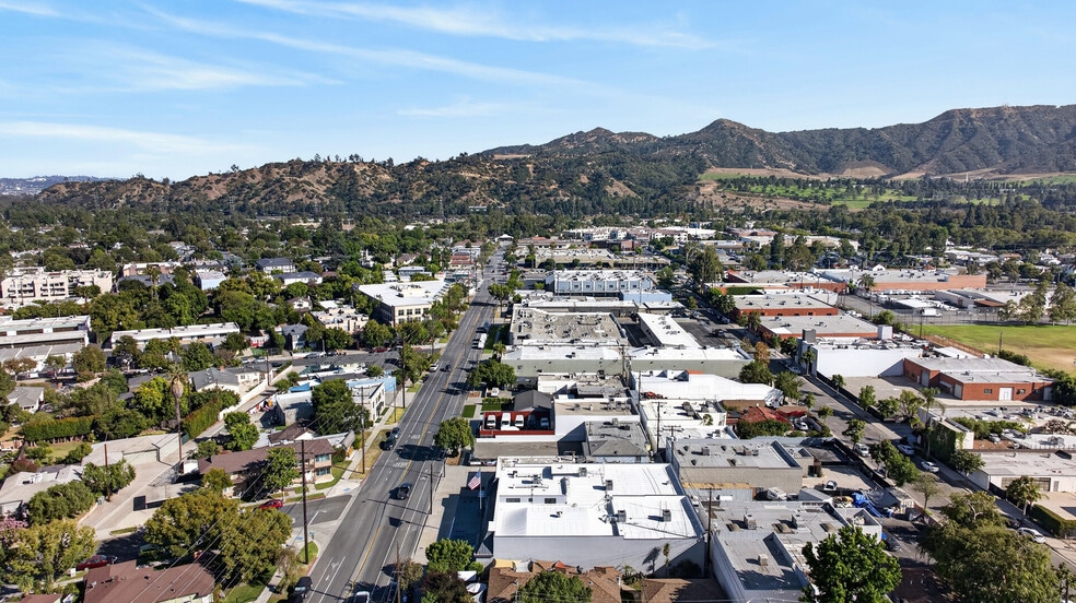 More Photos Of 703 S Main St, Burbank Showroom For Sale