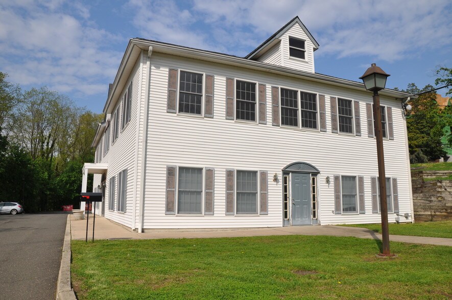 More Photos Of 5 Ravine Dr, Matawan Medical For Lease