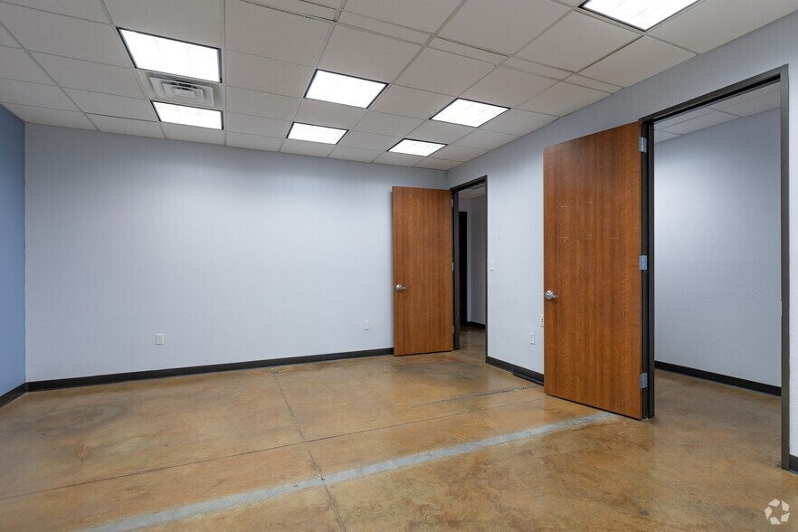 More Photos Of 12306 Shiloh Church Rd, Houston Warehouse For Lease