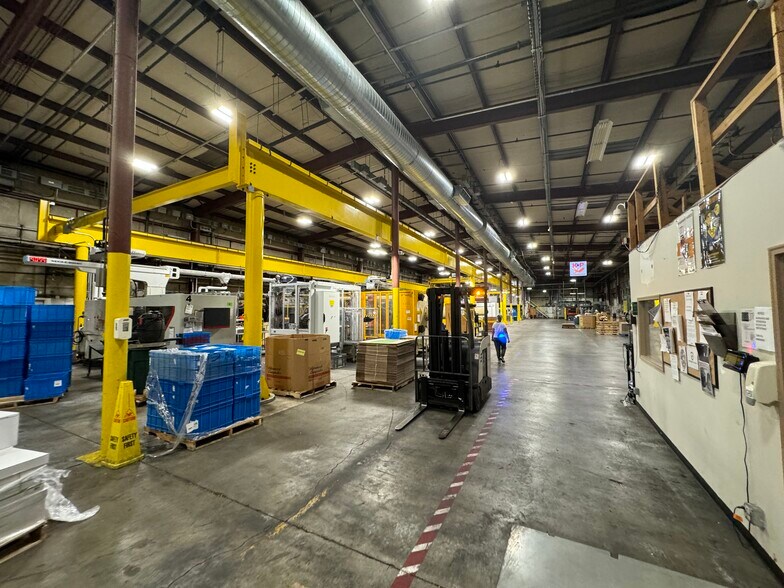 More Photos Of 19919 W Shawnee Mission Pky, Shawnee Manufacturing For Sale