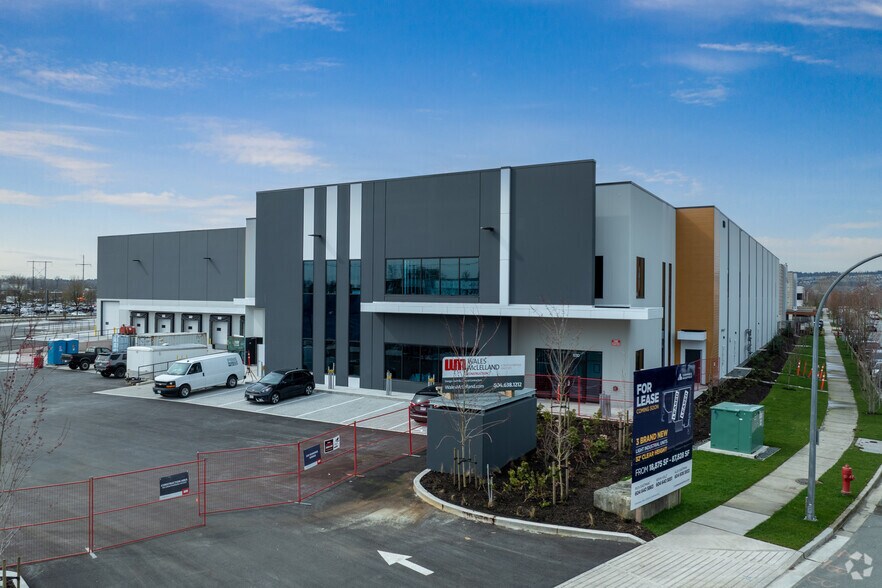 More Photos Of 820 Seaborne Ave, Coquitlam Warehouse For Lease