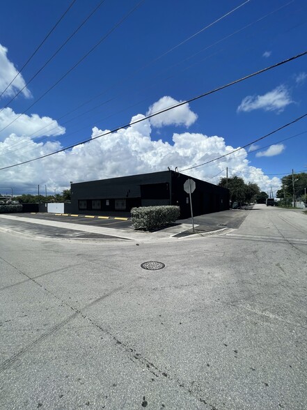 More Photos Of 5731 SW 23rd St, West Park Auto Repair For Lease