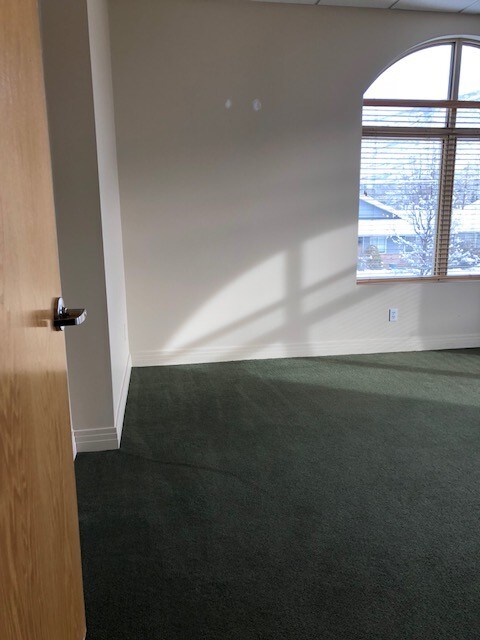 More Photos Of 25 S Main St, Centerville Office For Lease