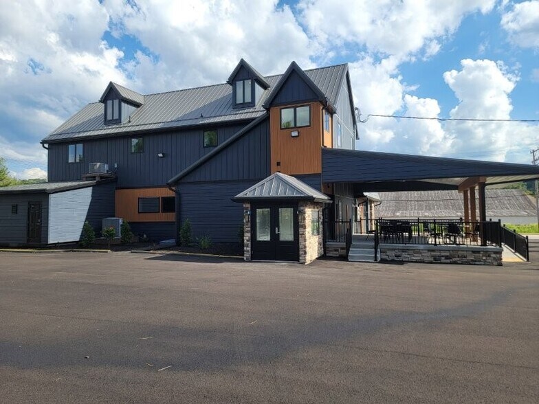 More Photos Of 775 Freeport Rd, Cheswick Restaurant For Sale