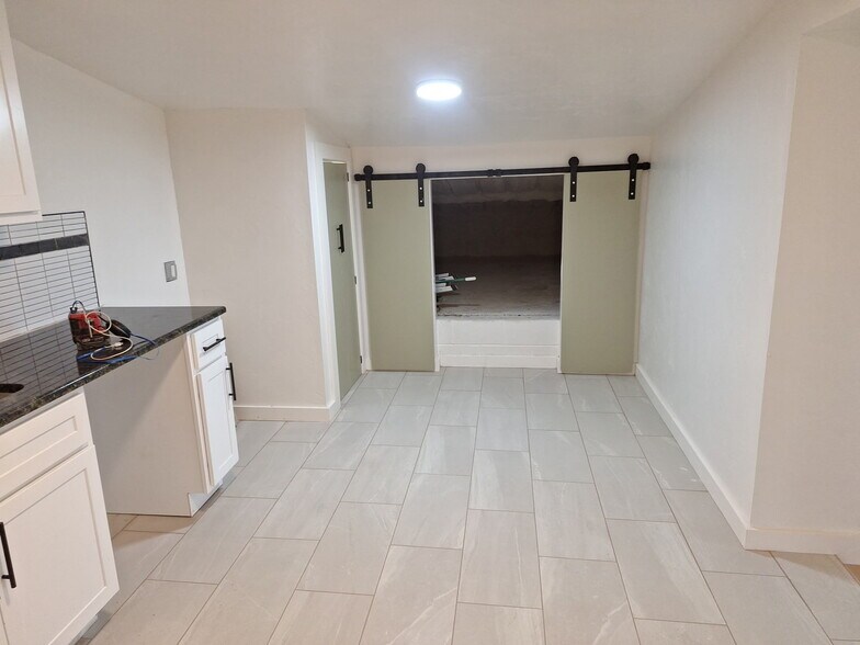 More Photos Of 5900 Moffat Rd NE, Piedmont Warehouse For Lease