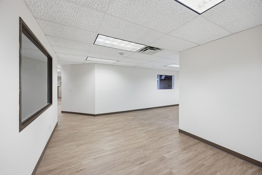 More Photos Of 4801 Spring Valley Rd, Farmers Branch Unknown For Lease