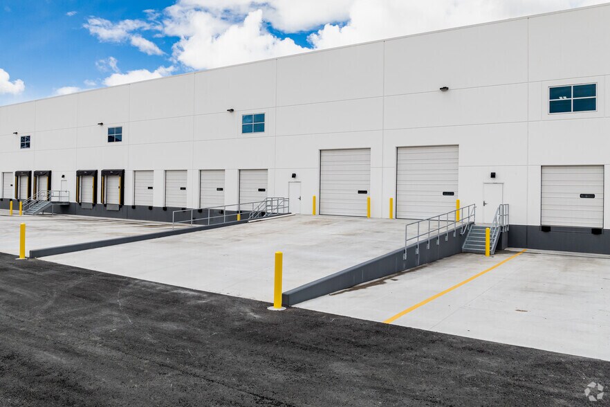 More Photos Of 1376 W 2600 S, Woods Cross Distribution For Sale