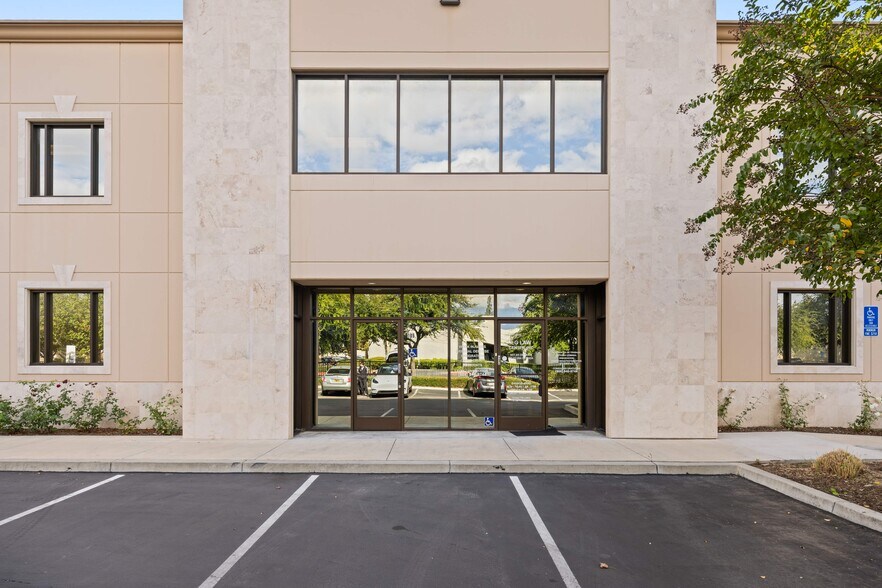 More Photos Of 1795 E Holt Blvd, Ontario Showroom For Sale