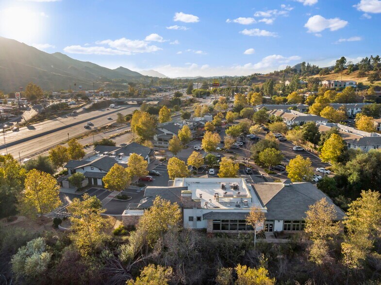 More Photos Of 29105-29125 Canwood St, Agoura Hills Restaurant For Lease