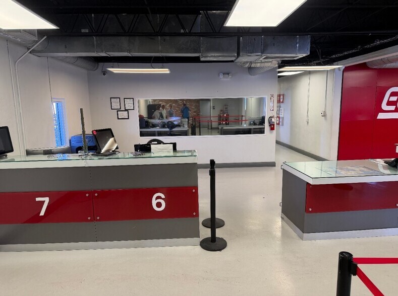 More Photos Of 111 SW 33rd St, Fort Lauderdale Warehouse For Lease