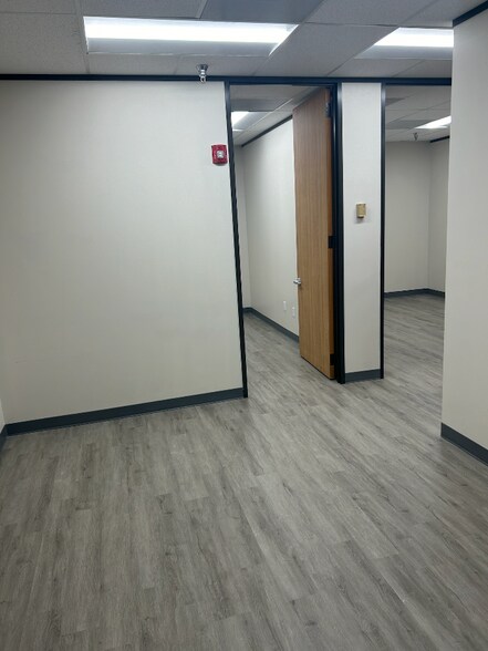 More Photos Of 8200 Wednesbury Ln, Houston Medical For Lease
