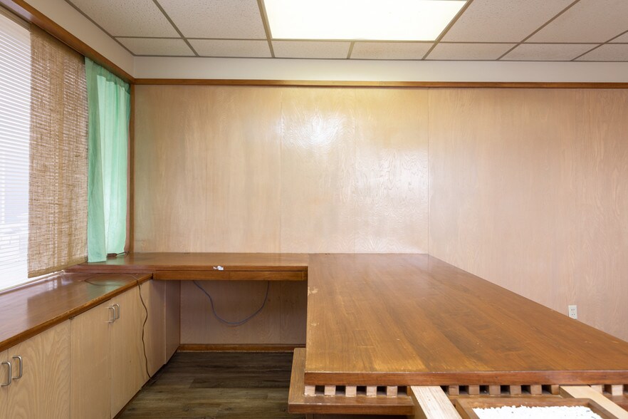 More Photos Of 5 Briercroft Office Park, Lubbock Office For Sale