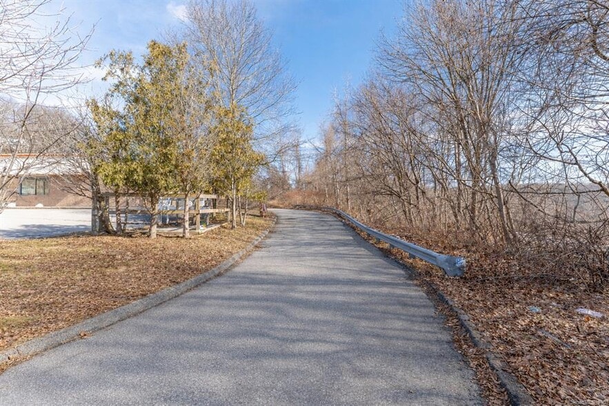 More Photos Of 641 Norwich New London Tpke, Uncasville Fast Food For Sale