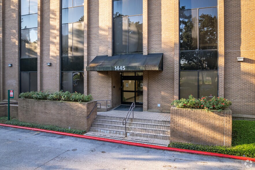 More Photos Of 1445 North Loop W, Houston Office For Lease