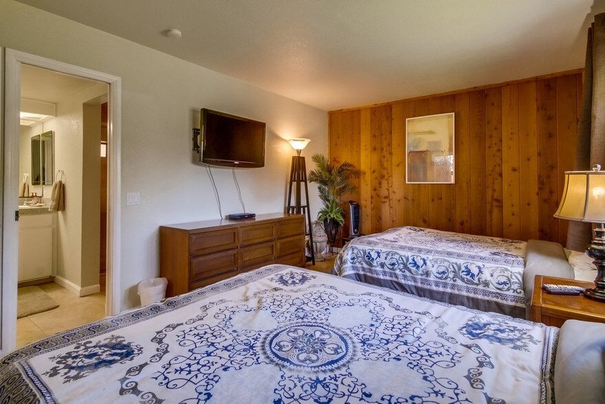 More Photos Of 4111 Bayard St, San Diego Specialty For Sale