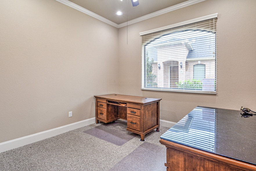 More Photos Of 1828 Snake River Rd, Katy Medical For Sale