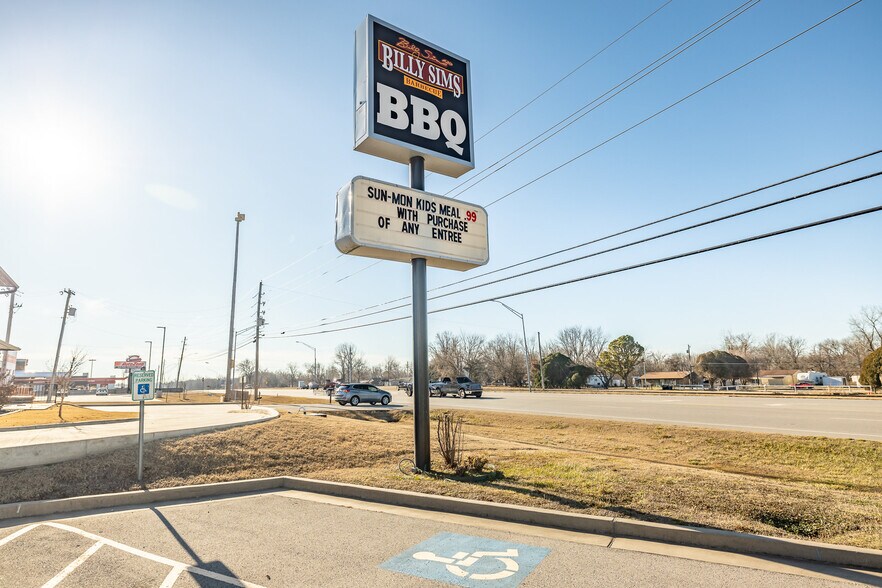 More Photos Of 13481 S State Highway 51, Coweta Fast Food For Sale