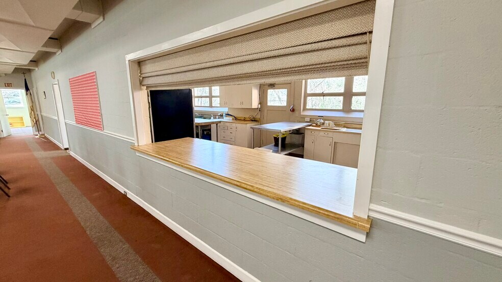 More Photos Of 195 New Market Rd, Tryon Religious Facility For Sale