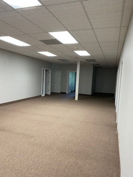 More Photos Of 4004 E Morgan Ave, Evansville Office For Sale