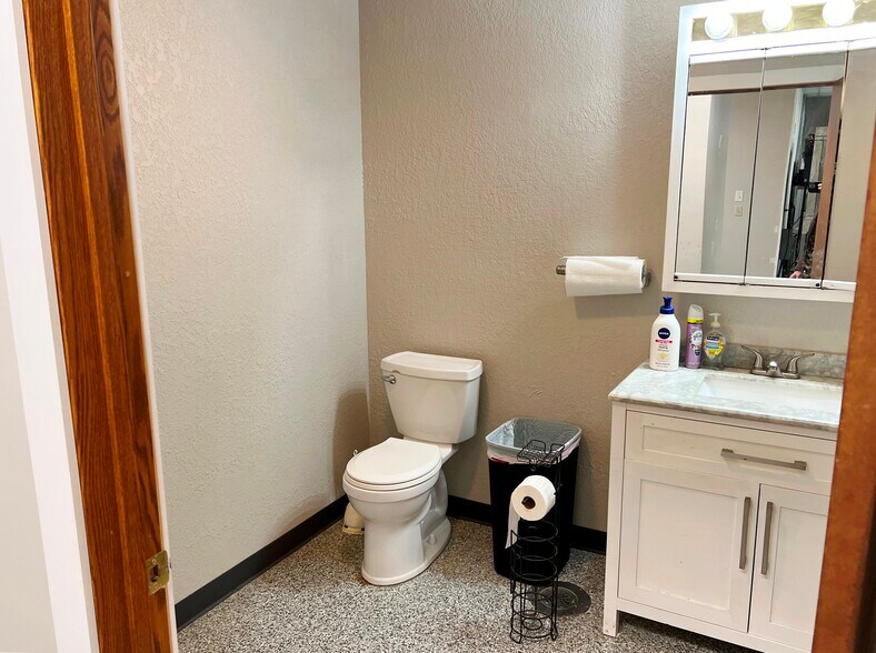 More Photos Of 221 4th St, Ironton Freestanding For Sale