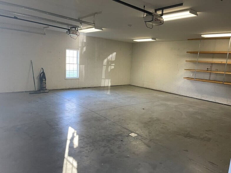 More Photos Of 1175 E Main St, Mount Joy Flex For Lease