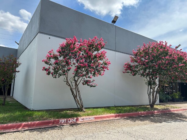 More Photos Of 2429-2458 Walnut Ridge St, Dallas Light Manufacturing For Lease