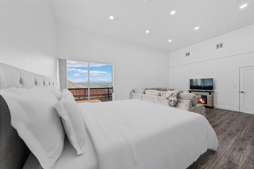 More Photos Of 1929 US-395, Gardnerville Apartments For Sale