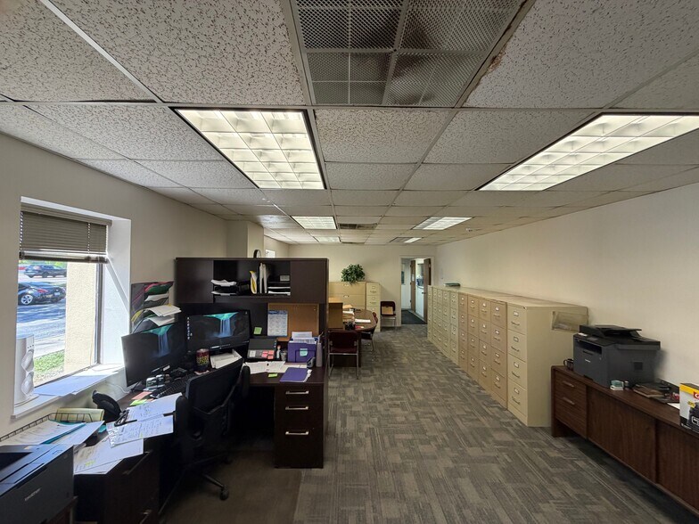 More Photos Of 1022 County Line Rd, Lakeland Industrial For Sale