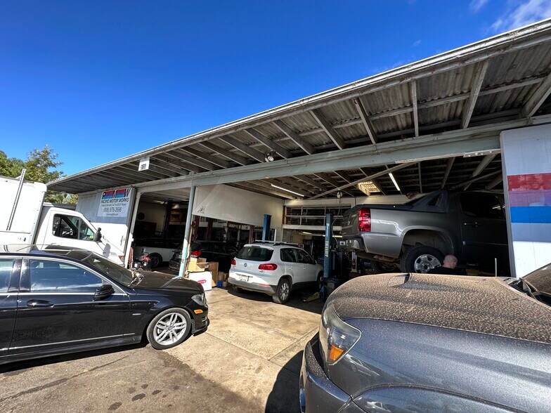 More Photos Of 3135 Lower Kula Rd, Kula Storefront Retail Office For Sale