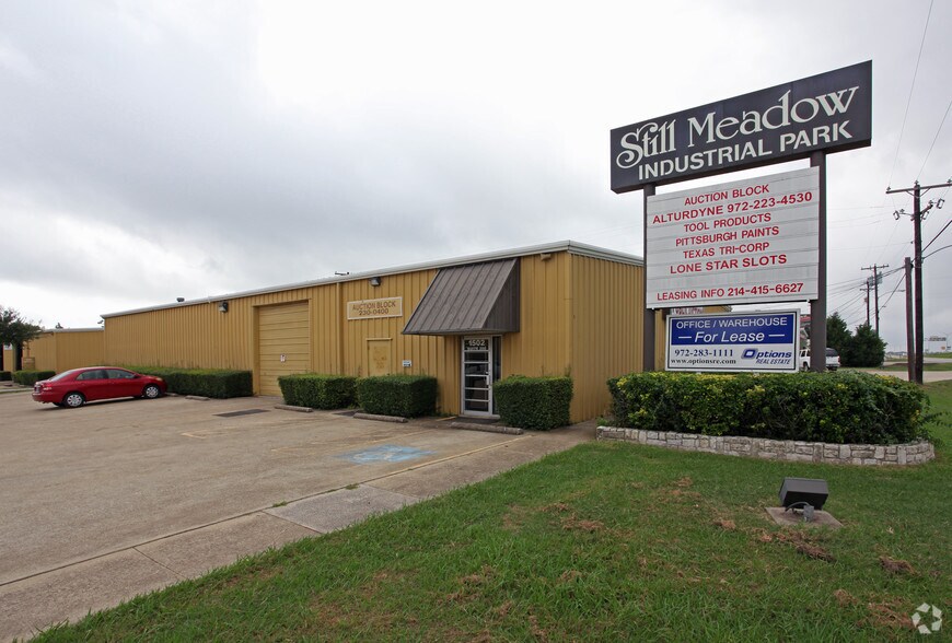 More Photos Of 1502 S I-35 E, Lancaster Warehouse For Lease