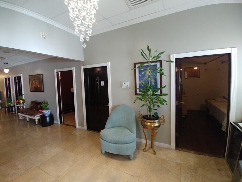 More Photos Of 2555 Montessouri St, Las Vegas Office For Sale