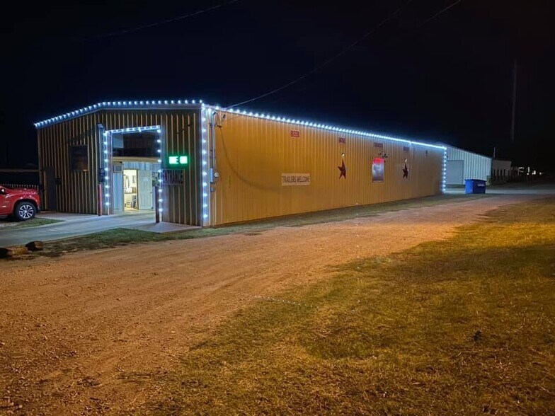 Primary Photo Of 231 Colorado Ave, Graham General Retail For Sale