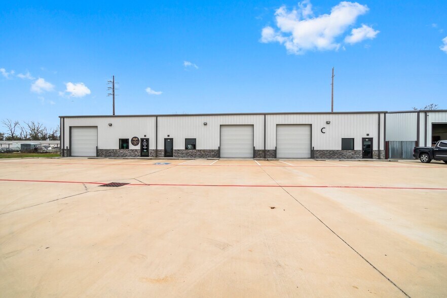 More Photos Of 25330 Aldine Westfield Rd, Spring Warehouse For Lease