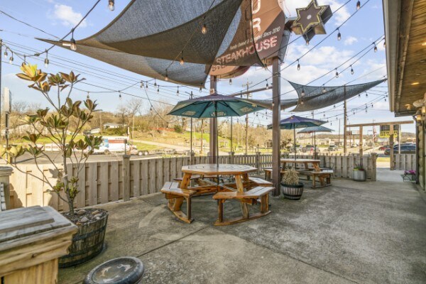 More Photos Of 601 N 1st St, Pulaski Restaurant For Sale