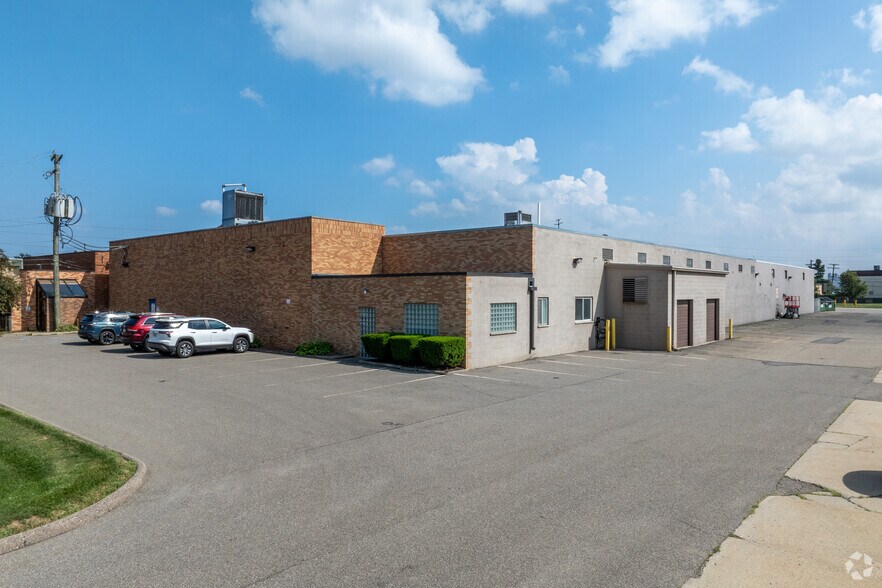 More Photos Of 16000 Common Rd, Roseville Warehouse For Sale