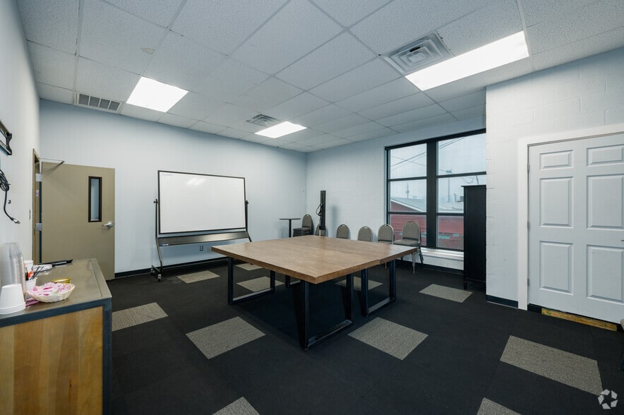 More Photos Of 2640 E Lancaster Ave, Fort Worth Religious Facility For Sale