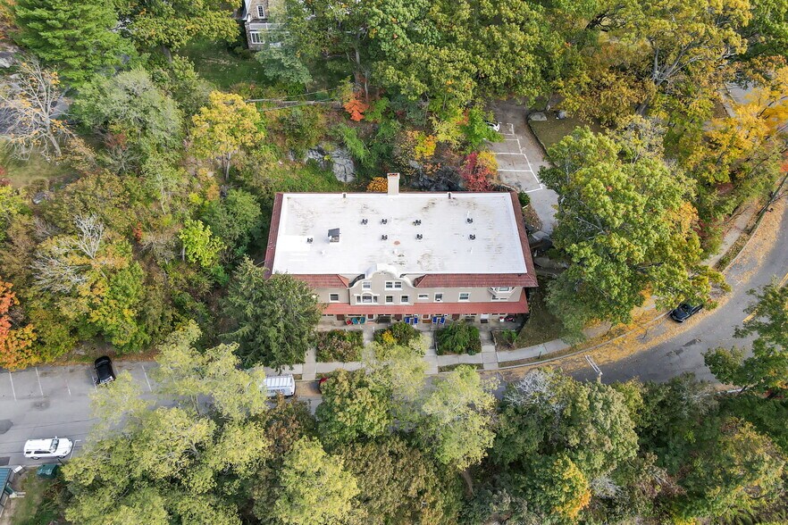 More Photos Of 1 Riverside Dr, Sleepy Hollow Village Apartments For Sale