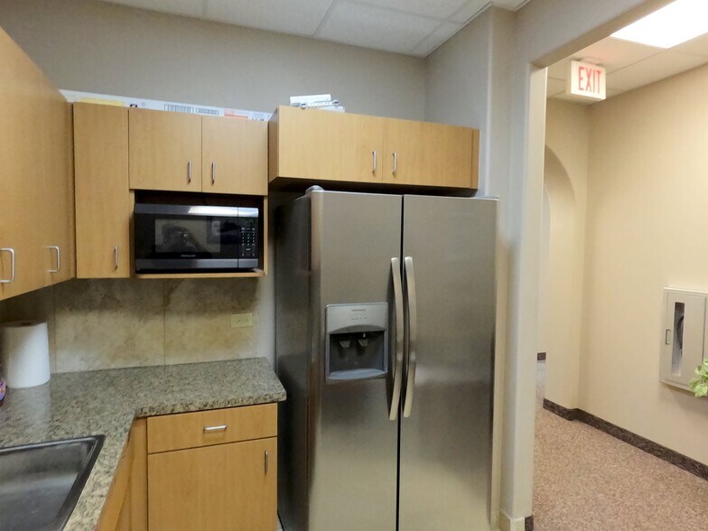More Photos Of 6570 Naaman Forest Blvd, Garland Medical For Sale