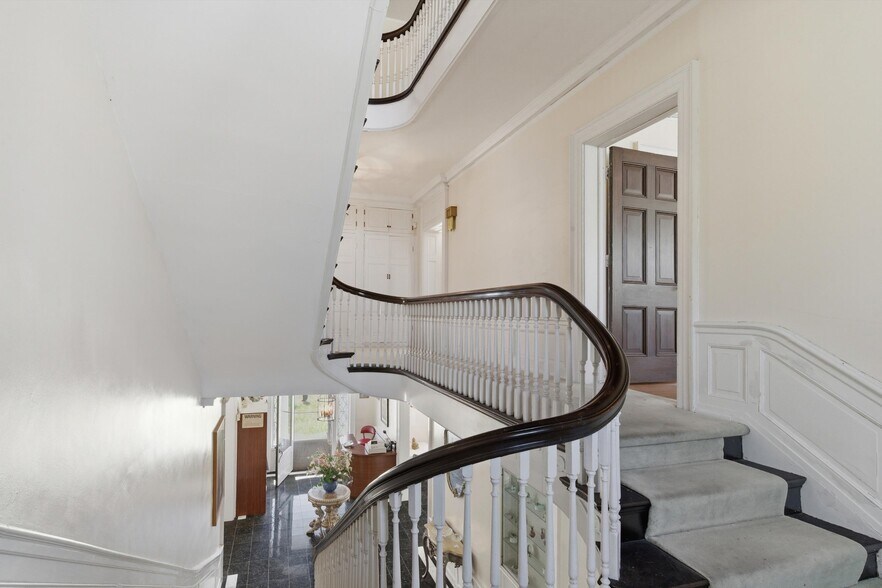 More Photos Of 2255 Ballston Ave, Saratoga Springs Restaurant For Sale