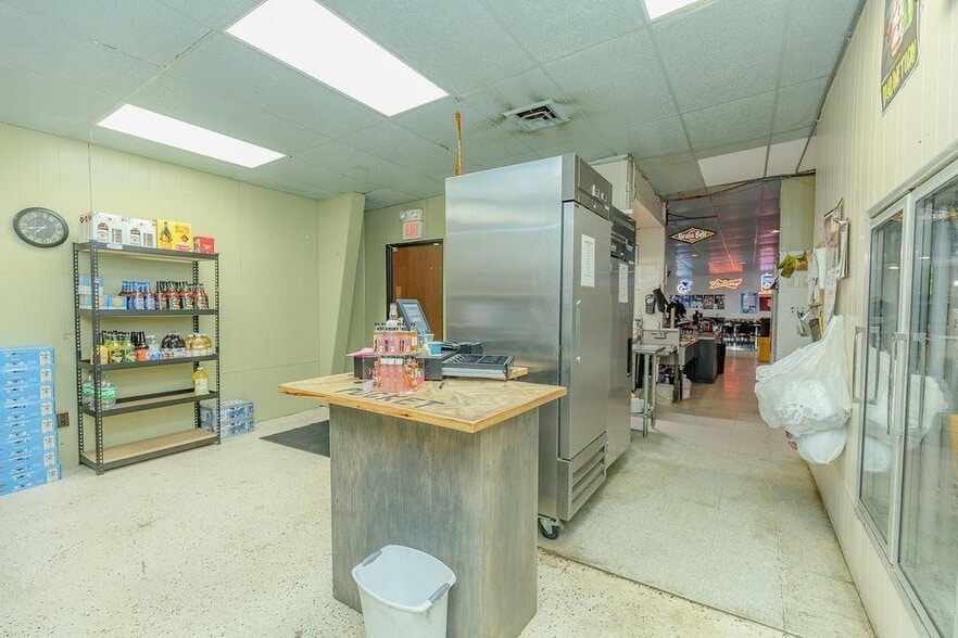 More Photos Of 100 E Jackson St, Okabena Restaurant For Sale