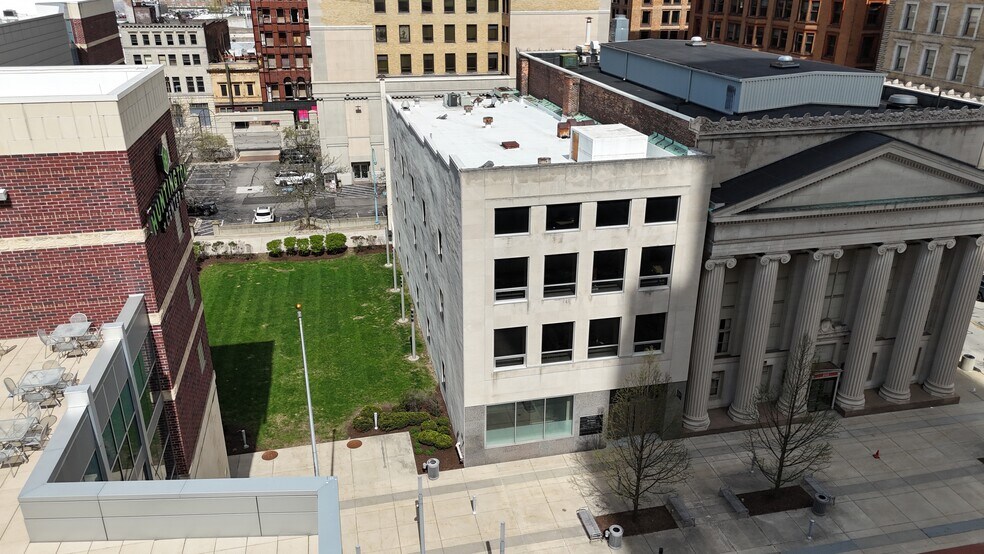 More Photos Of 241 N Superior St, Toledo Office Residential For Lease