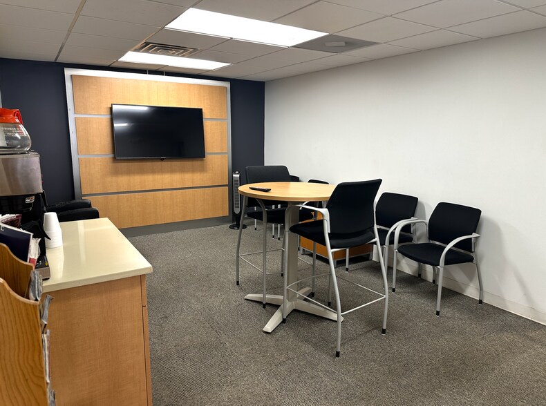 More Photos Of 2051 N Main St, Canton Auto Dealership For Sale