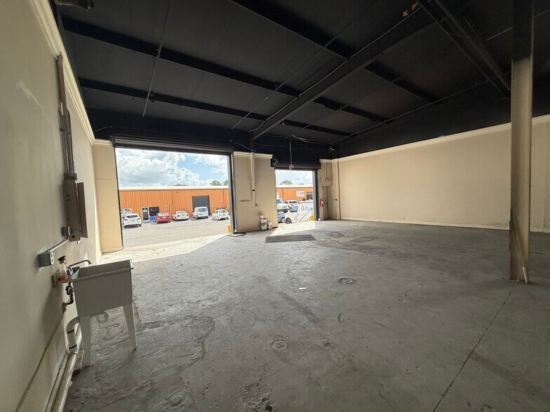 More Photos Of 11300 Space Blvd, Orlando Unknown For Lease