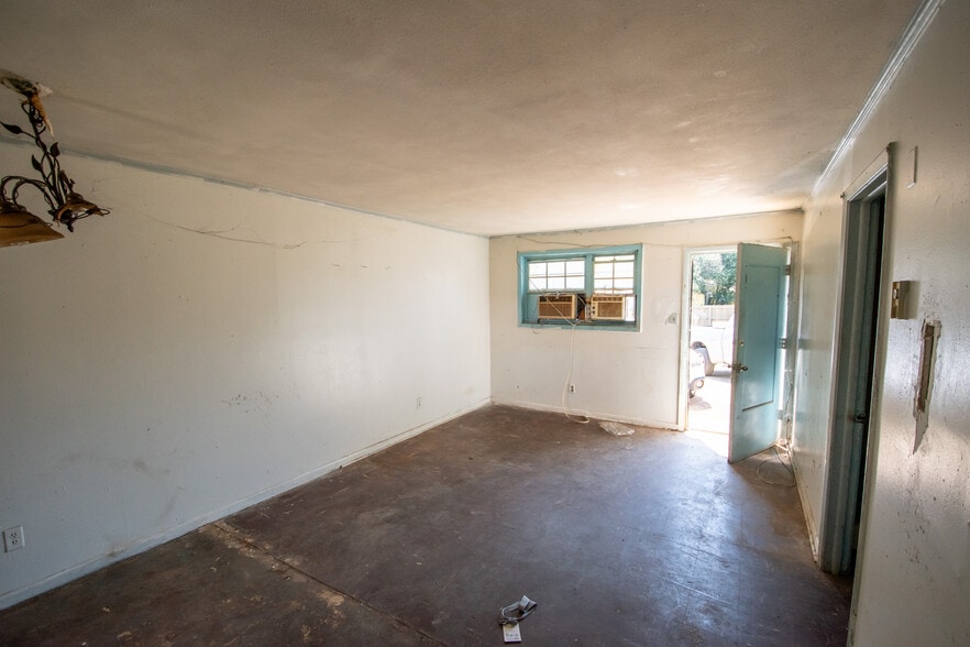 More Photos Of 3425 Martin Ave, Greensboro Apartments For Sale