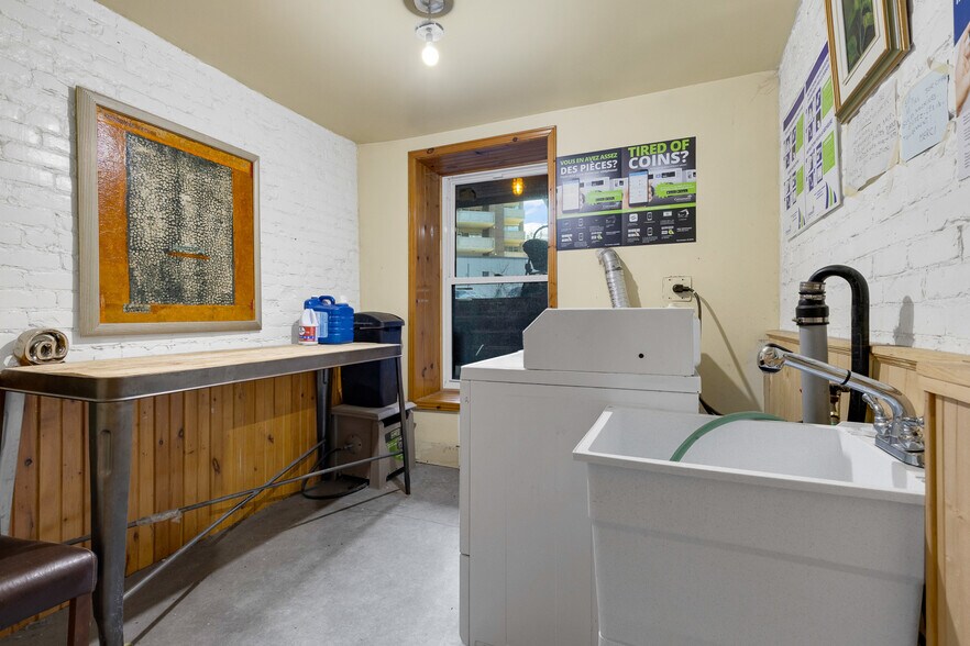 More Photos Of 15-17 Av. de l'Épée, Outremont Multifamily For Sale