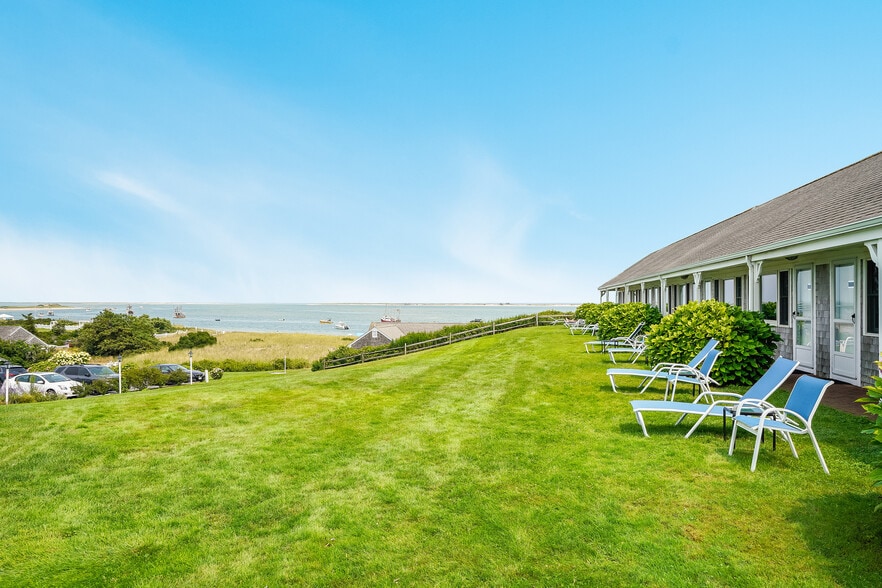 More Photos Of 196 Shore Rd, Chatham Hotel For Sale