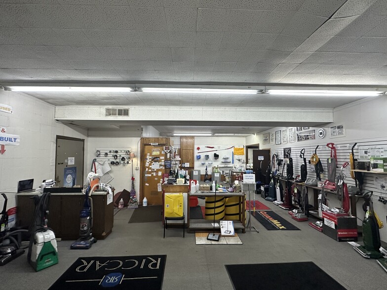 More Photos Of 6547 Kennedy Ave, Hammond Industrial For Sale